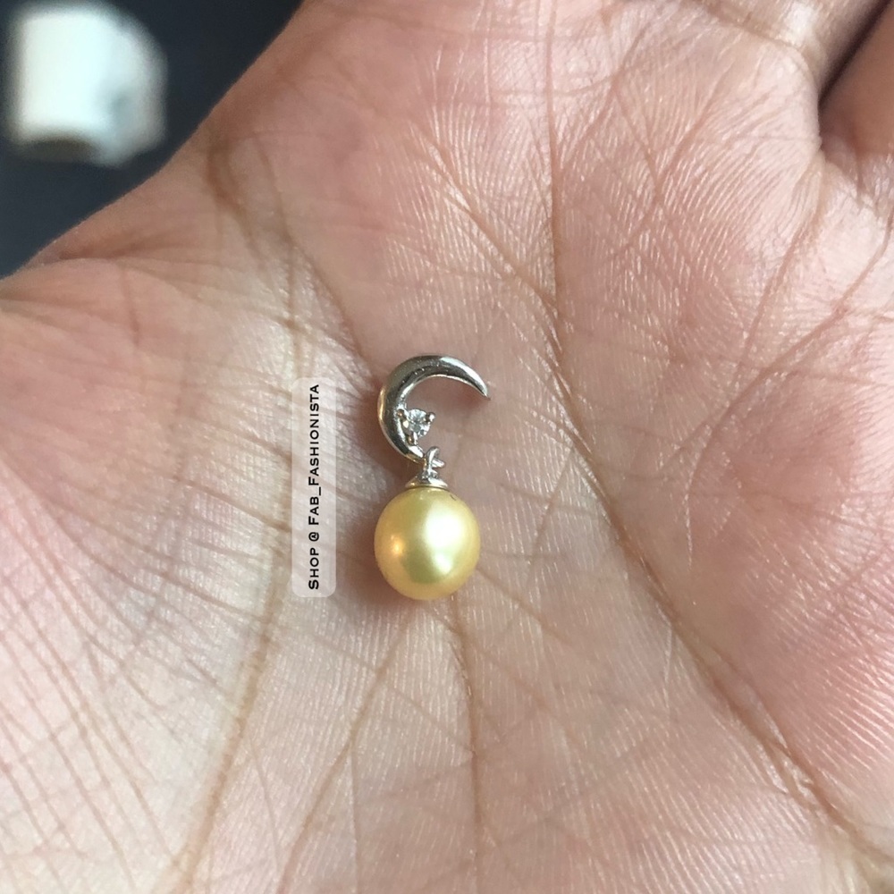 Sterling silver moon pearl pendent